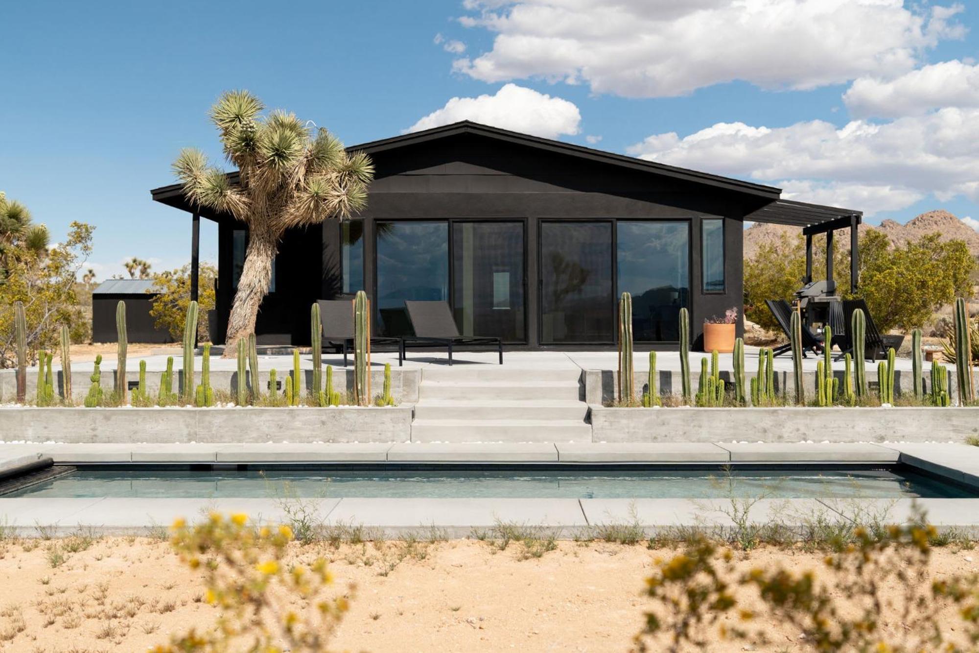 Sacred Haven L Cabin W Cowboy Pool At Park Entrance Joshua Tree Exterior photo